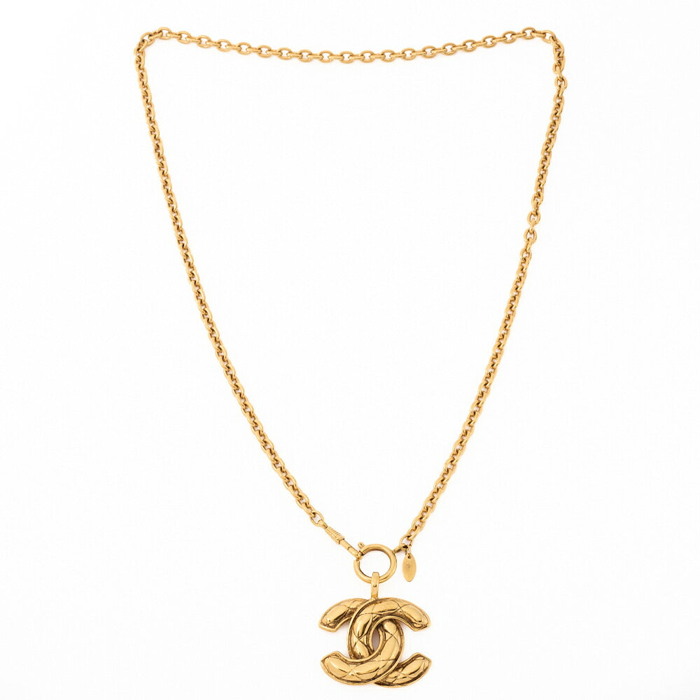 CHANEL Necklace, Coco Mark Matelasse, Gold-Plated, Gold, Gold-Tone Hardware, Pre-Owned - Vintage La Charme