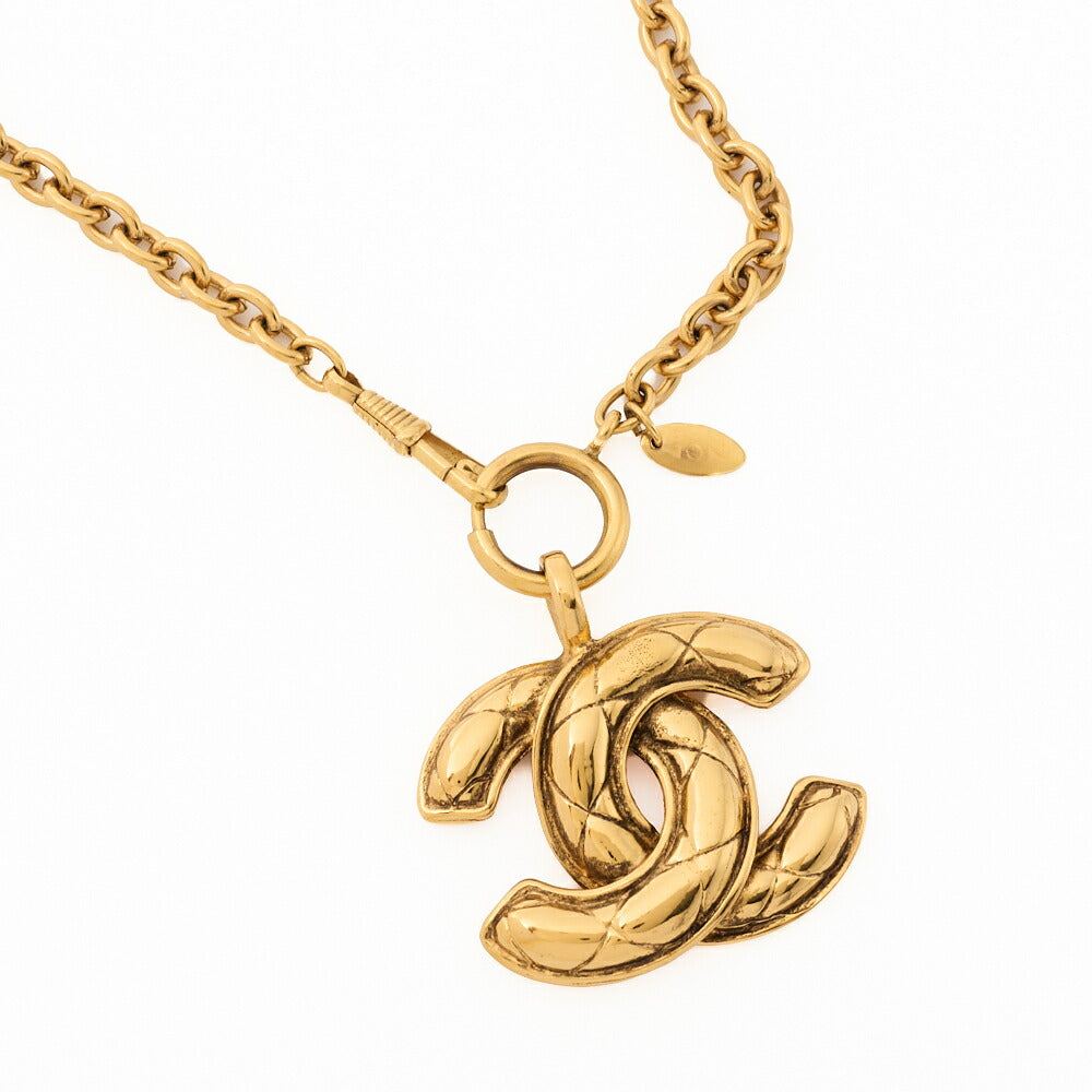 CHANEL Necklace, Coco Mark Matelasse, Gold-Plated, Gold, Gold-Tone Hardware, Pre-Owned - Vintage La Charme