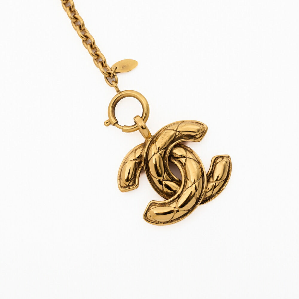 CHANEL Necklace, Coco Mark Matelasse, Gold-Plated, Gold, Gold-Tone Hardware, Pre-Owned - Vintage La Charme