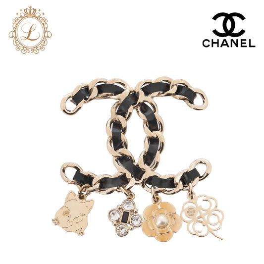CHANEL Brooch, Coco Mark Leather Charm, Gold-Plated, Gold, Gold-Tone Hardware, Pre-Owned - Vintage La Charme