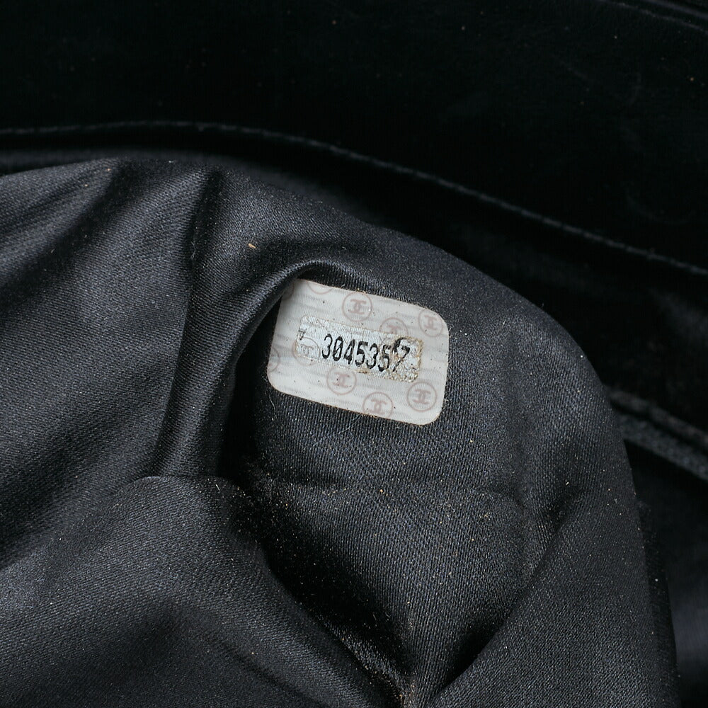 Chanel Schultertasche Supermodel Matelassé Lammleder Schwarz Goldfarbene Hardware Gebraucht