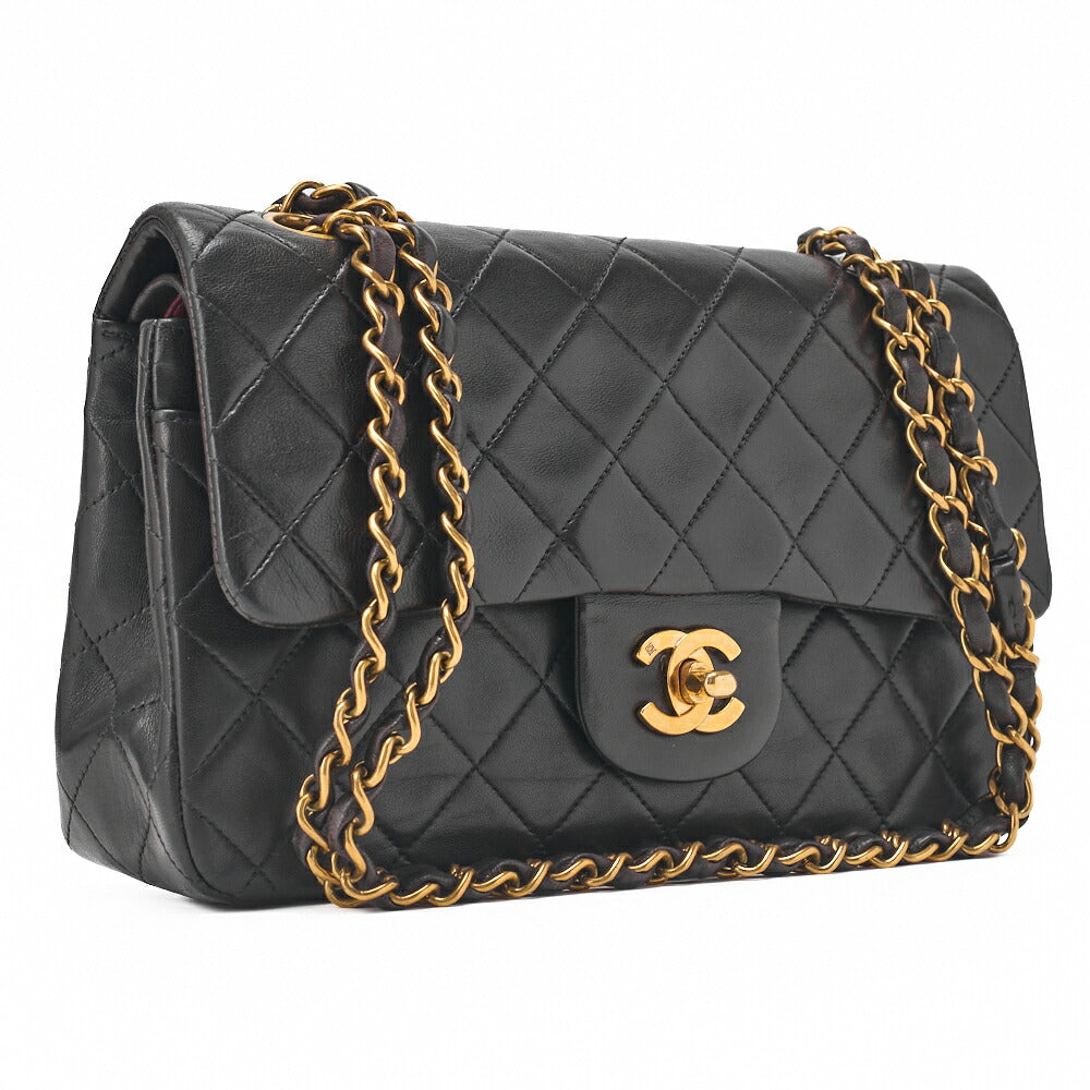 CHANEL Kette Schultertasche Matelassé Doppelklappe Lammleder Goldfarben Goldfarbene Hardware Gebraucht
