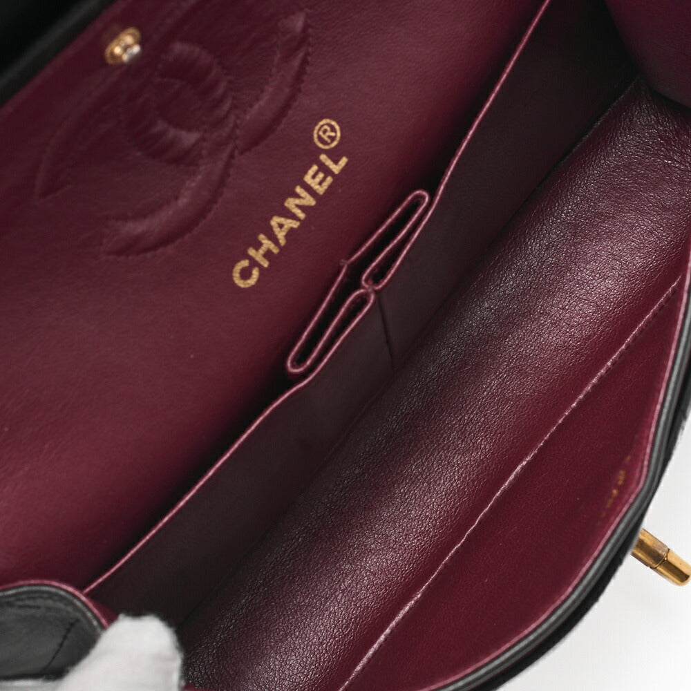 CHANEL Kette Schultertasche Matelassé Doppelklappe Lammleder Goldfarben Goldfarbene Hardware Gebraucht