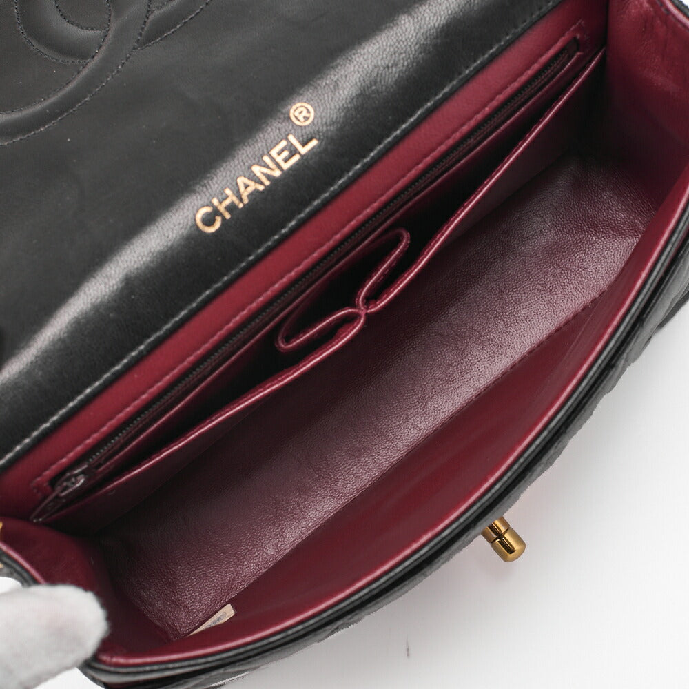 CHANEL Shoulder Bag Matelasse Lambskin Black Gold-Tone Hardware Pre-Owned - Vintage La Charme