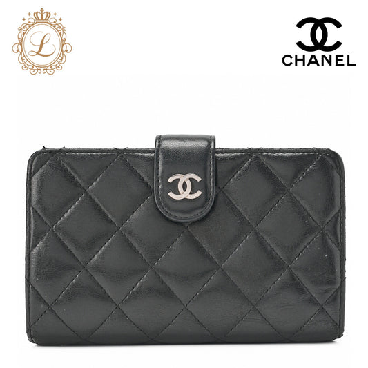 CHANEL Bi-Fold Wallet Matelasse Lambskin Black Silver-Tone Hardware Pre-Owned - Vintage La Charme