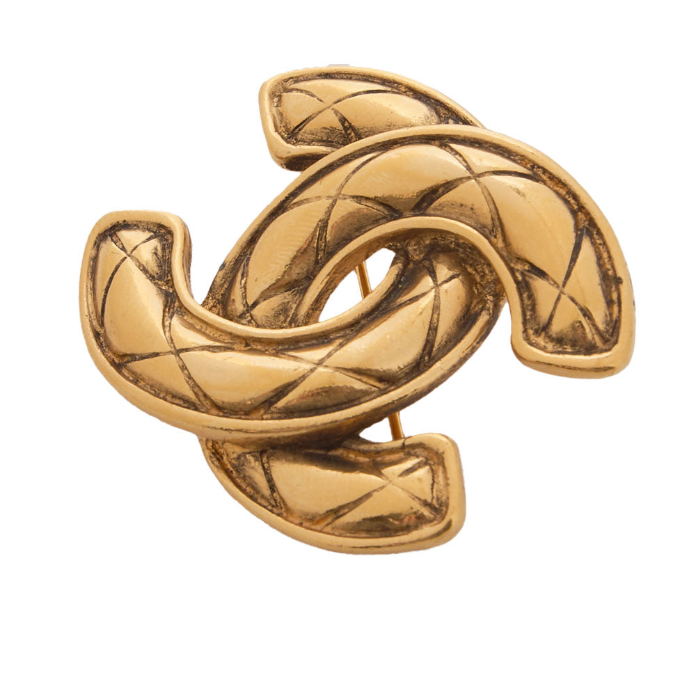 CHANEL Brooch, Coco Mark, Matelasse, Gold Plated, Gold, Gold-Tone Hardware, Pre-Owned - Vintage La Charme
