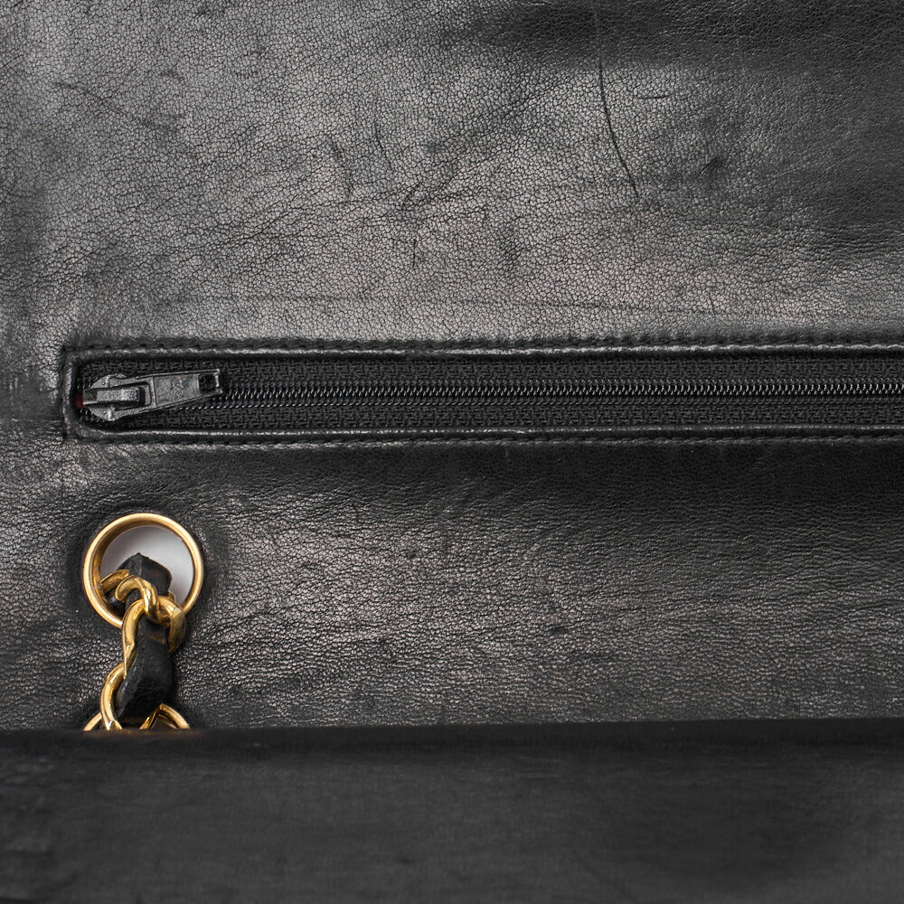 CHANEL Chain Shoulder Bag Matelasse Double Flap Lambskin Black Gold-Tone Hardware Pre-Owned - Vintage La Charme