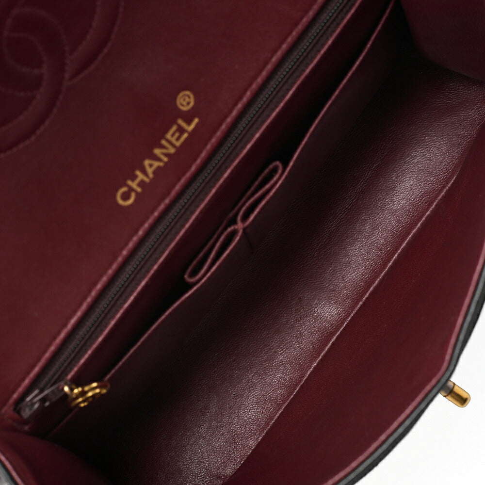 CHANEL Chain Shoulder Bag Matelasse Double Flap Lambskin Black Gold-Tone Hardware Pre-Owned - Vintage La Charme