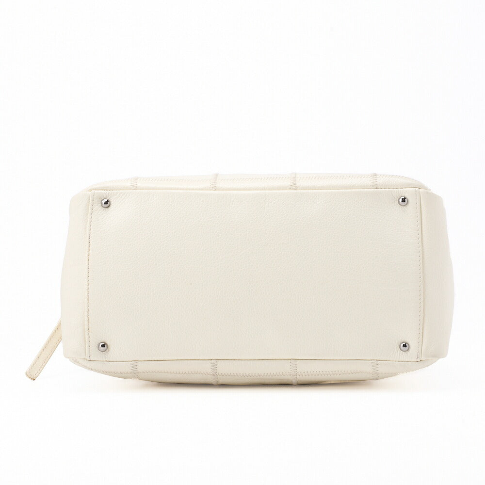 Chanel Shoulder Bag, Chocolate Bar Logo, Caviar Skin, White, Silver-Tone Hardware, Pre-Owned - Vintage La Charme