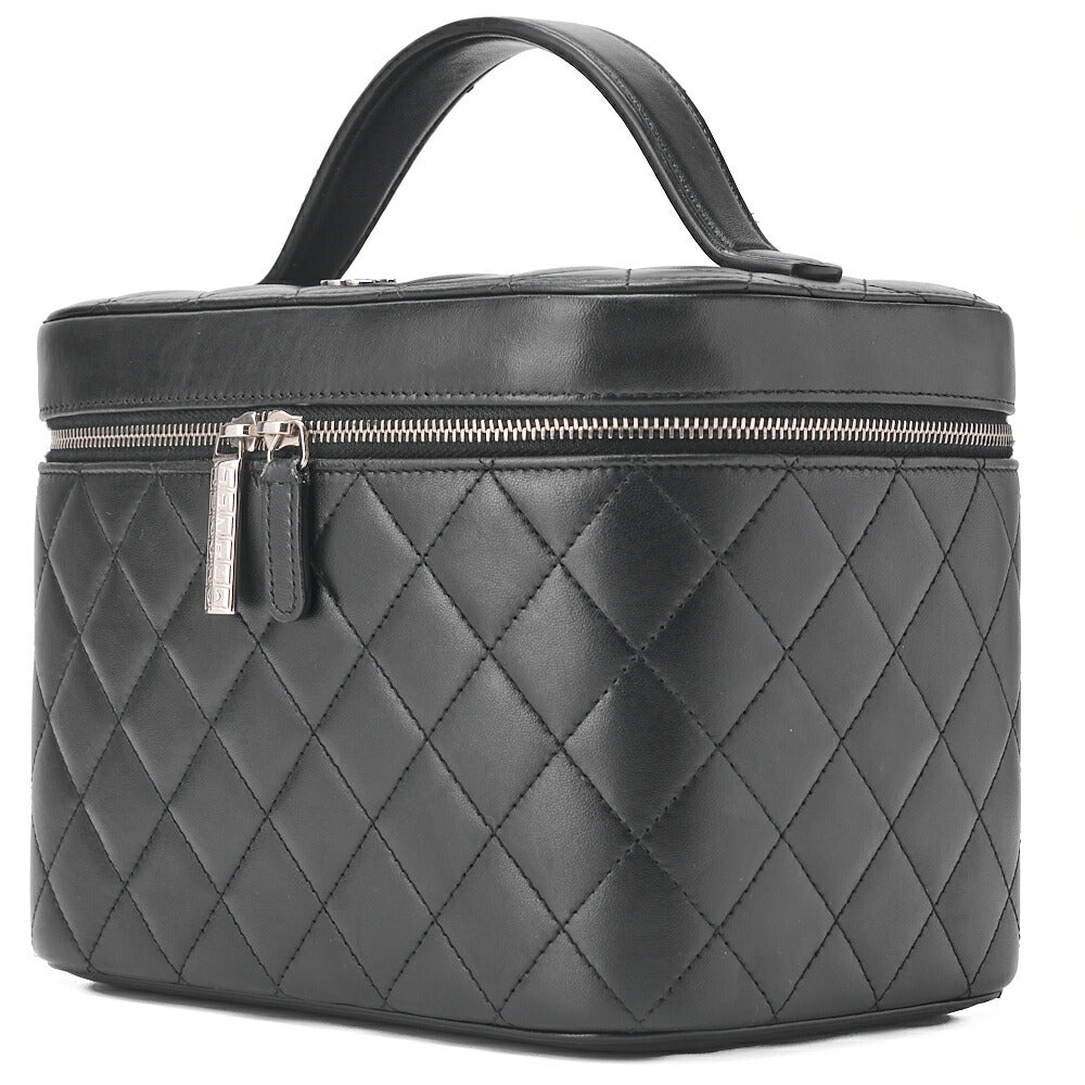 CHANEL Vanity Handbag Matelasse Lambskin Black Silver-Tone Hardware Pre-Owned - Vintage La Charme