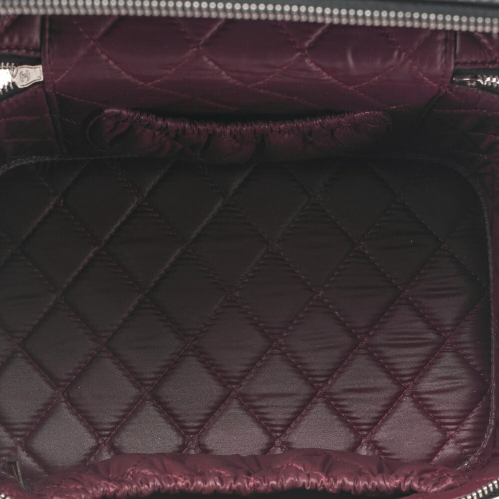 CHANEL Vanity Handbag Matelasse Lambskin Black Silver-Tone Hardware Pre-Owned - Vintage La Charme
