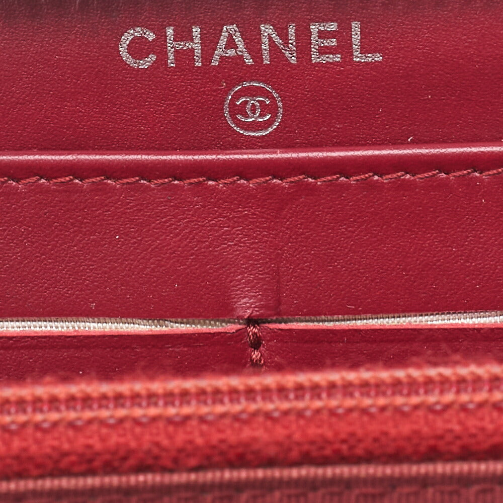 CHANEL Round Wallet Matelasse Caviar Leather Red Silver-Tone Hardware Pre-Owned - Vintage La Charme