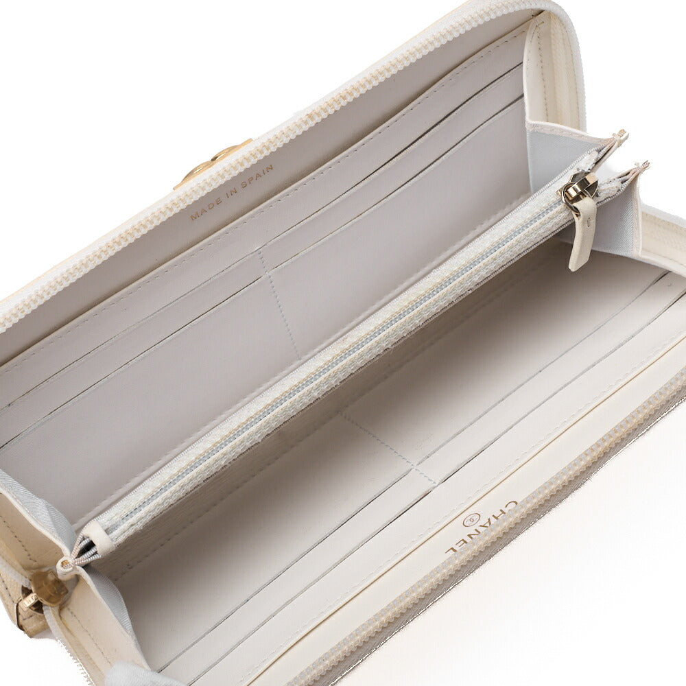 CHANEL Boy Chanel Matelasse Round Long Wallet Caviar Skin Ivory Gold-Tone Hardware Pre-Owned - Vintage La Charme