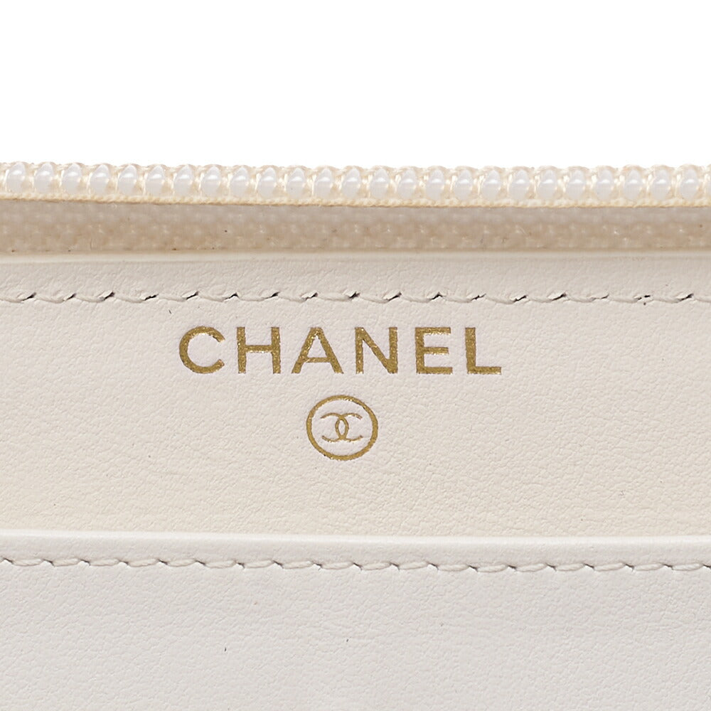 CHANEL Boy Chanel Matelasse Round Long Wallet Caviar Skin Ivory Gold-Tone Hardware Pre-Owned - Vintage La Charme