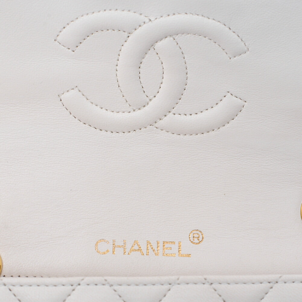 CHANEL Chain Shoulder Bag Mini Matelasse 18cm Lambskin White Single Flap Turnlock Gold-Tone Hardware, Pre-Owned