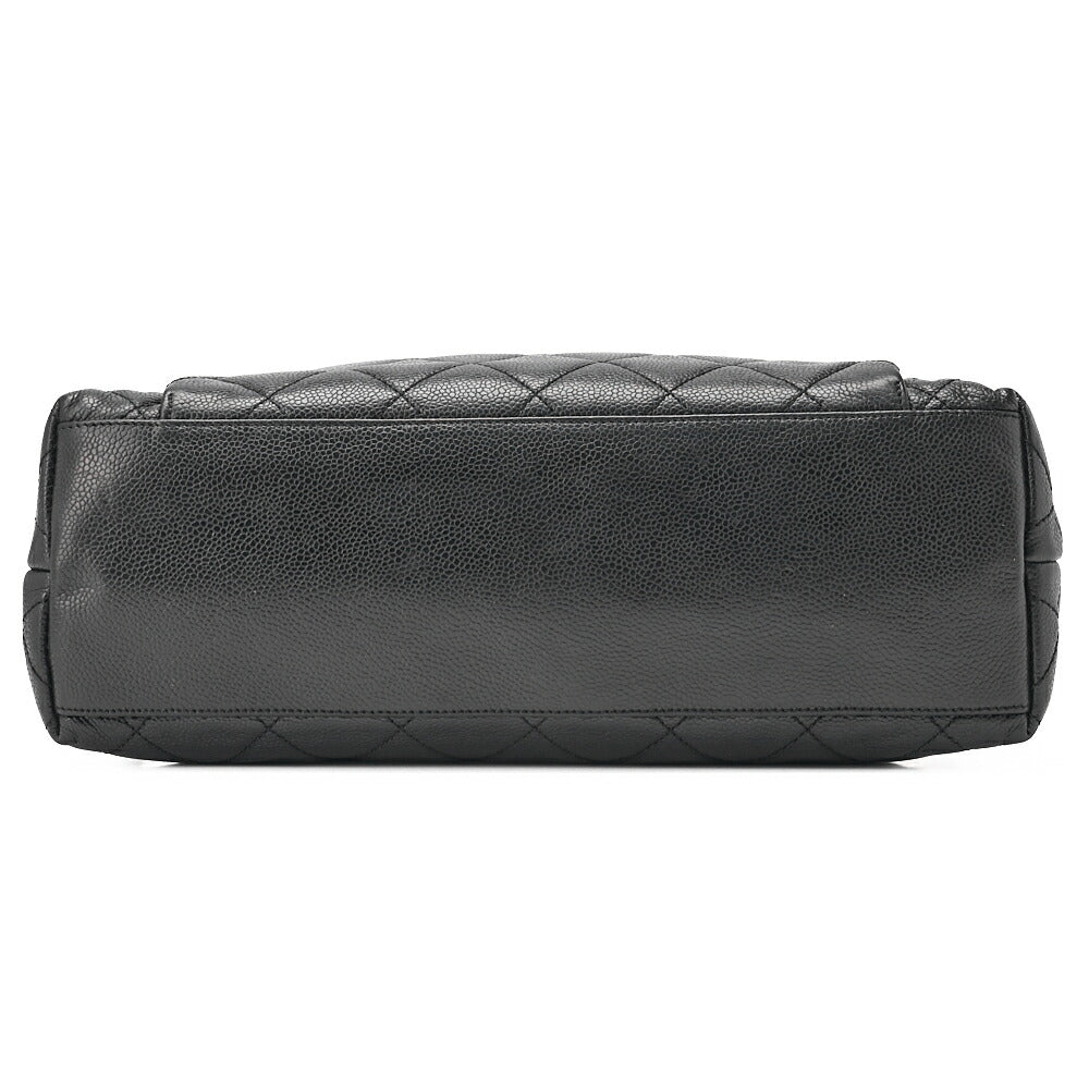 CHANEL Schultertasche, Matelassé-Außenklappe, Kaviarhaut, Schwarz, goldfarbene Metallteile, gebraucht