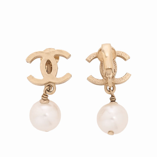 CHANEL Earrings Coco Mark 07A Earrings GP x Faux Pearl Champagne Gold Champagne Gold Plating-Tone Hardware, Pre-Owned