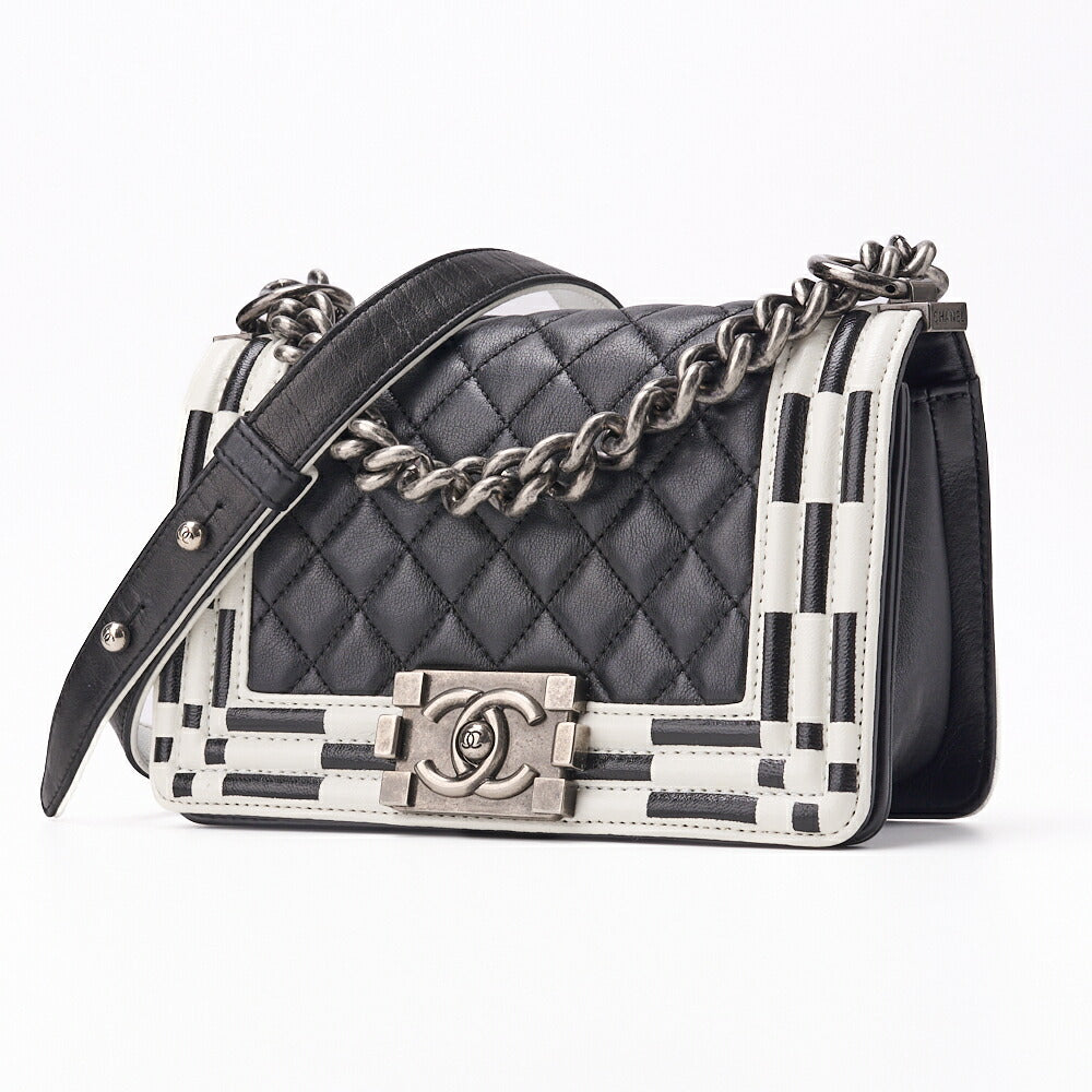 Chanel Boy Shoulder Bag Matelasse Chain Shoulder Lambskin Black Gold-Tone Hardware Pre-Owned - Vintage La Charme