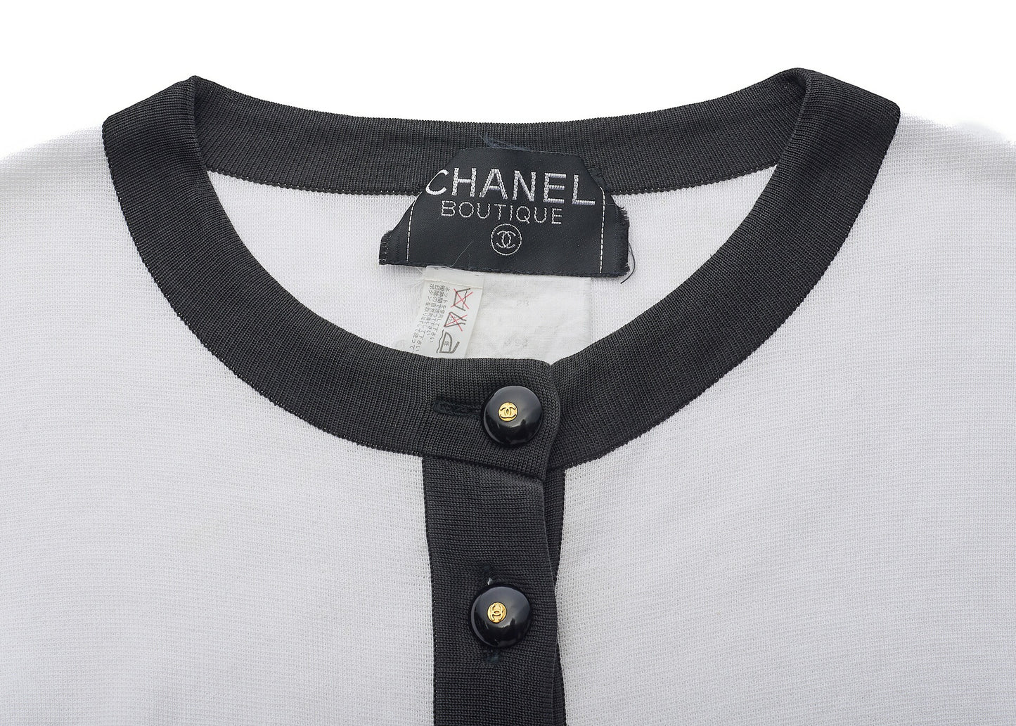 CHANEL Cardigan Knit Sweater Jacket, Long Sleeve, Cotton, White, Gold-Tone Hardware, Pre-Owned - Vintage La Charme