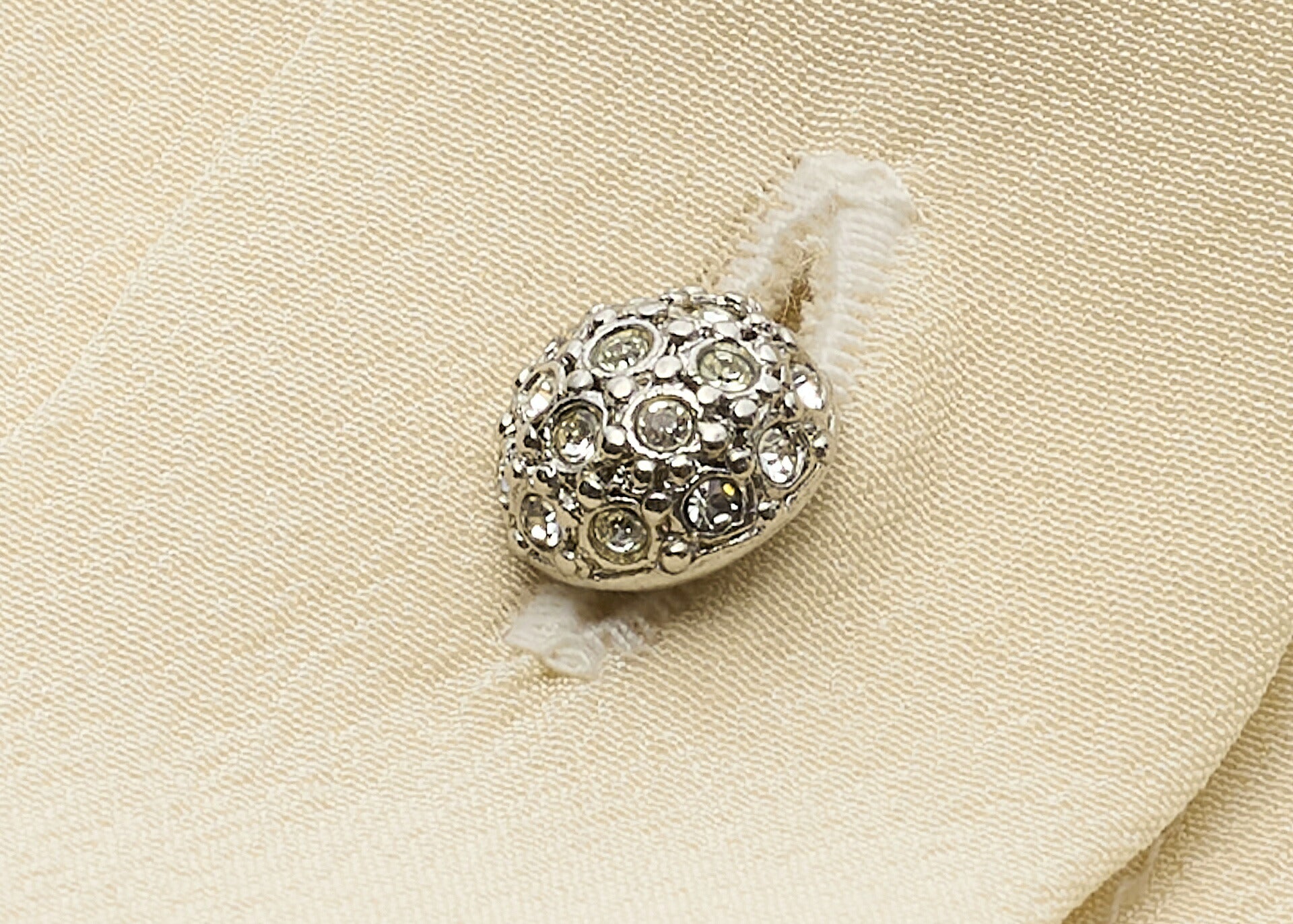 CHANEL Blouse, Short Sleeve, Cut-and-Sew, 100% Silk, Beige, Gold-Tone Hardware, Pre-Owned - Vintage La Charme