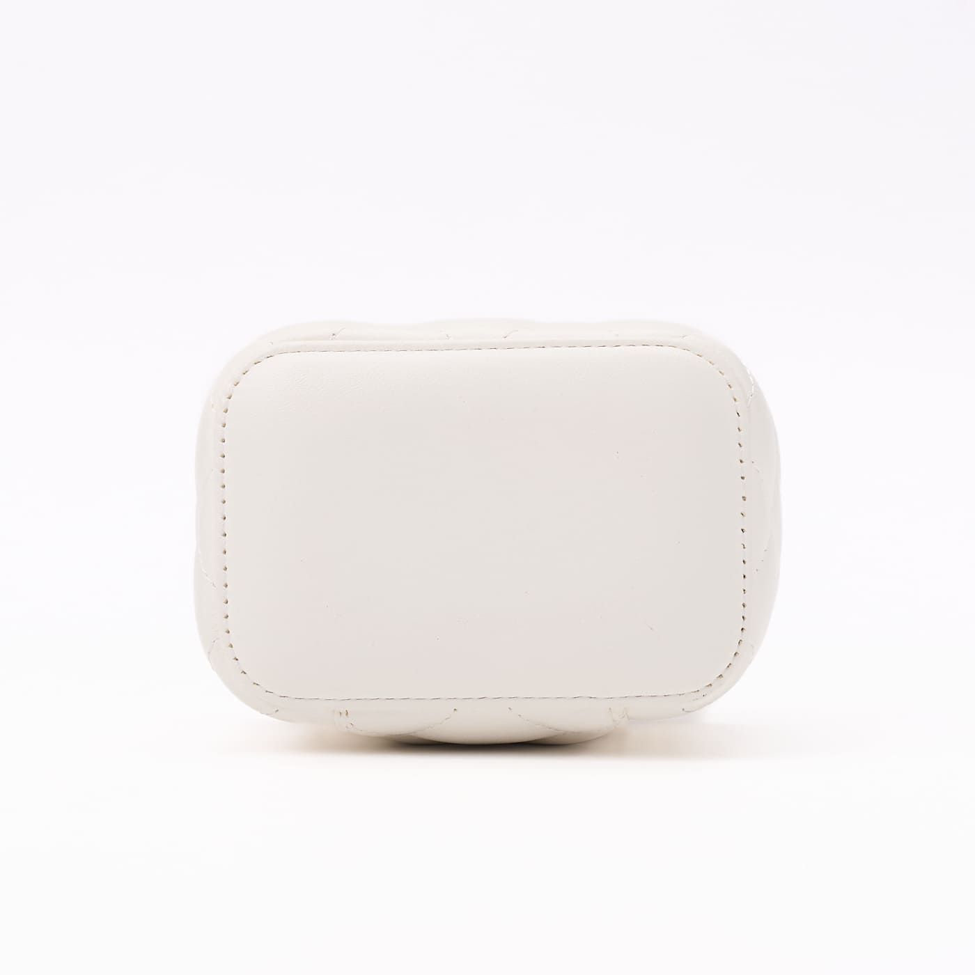 CHANEL Shoulder Bag Matelasse Camellia Chain Shoulder Lambskin White Gold-Tone Hardware Pre-Owned - Vintage La Charme