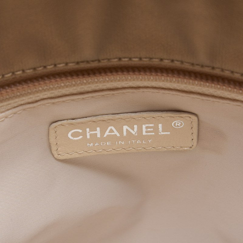CHANEL Shoulder Tote Bag Matelasse Coated Canvas Gold Silver-Tone Hardware Pre-Owned - Vintage La Charme