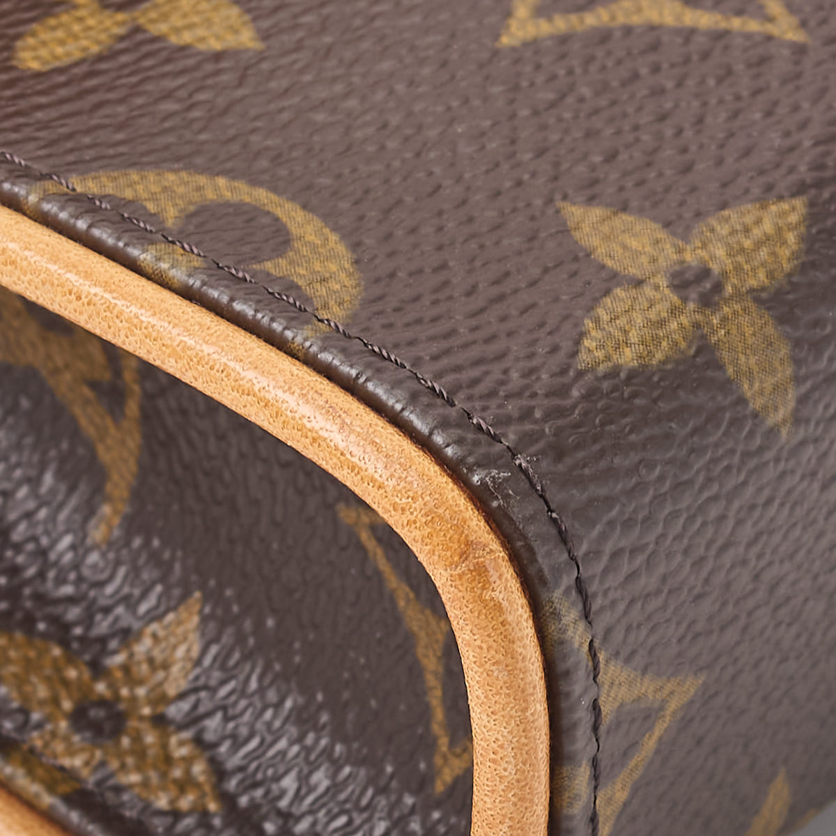 Louis Vuitton Shoulder Bag, Florentine, Monogram, Canvas, Brown, Gold-Tone Hardware, Pre-Owned - Vintage La Charme