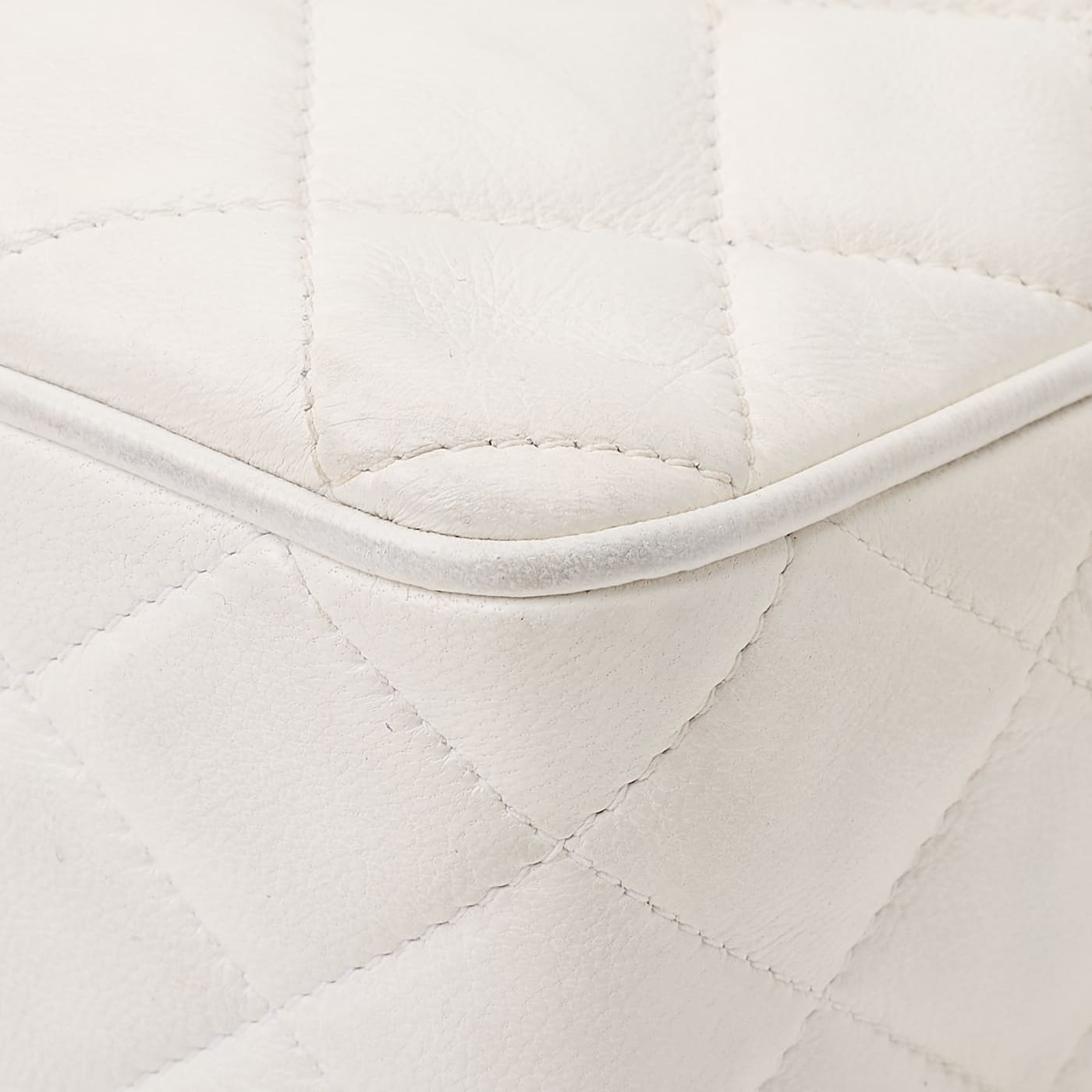 CHANEL Shoulder Bag Mini Matelasse Coco Mark With Fringe Bijou Chain Lambskin White Gold-Tone Hardware Pre-Owned - Vintage La Charme