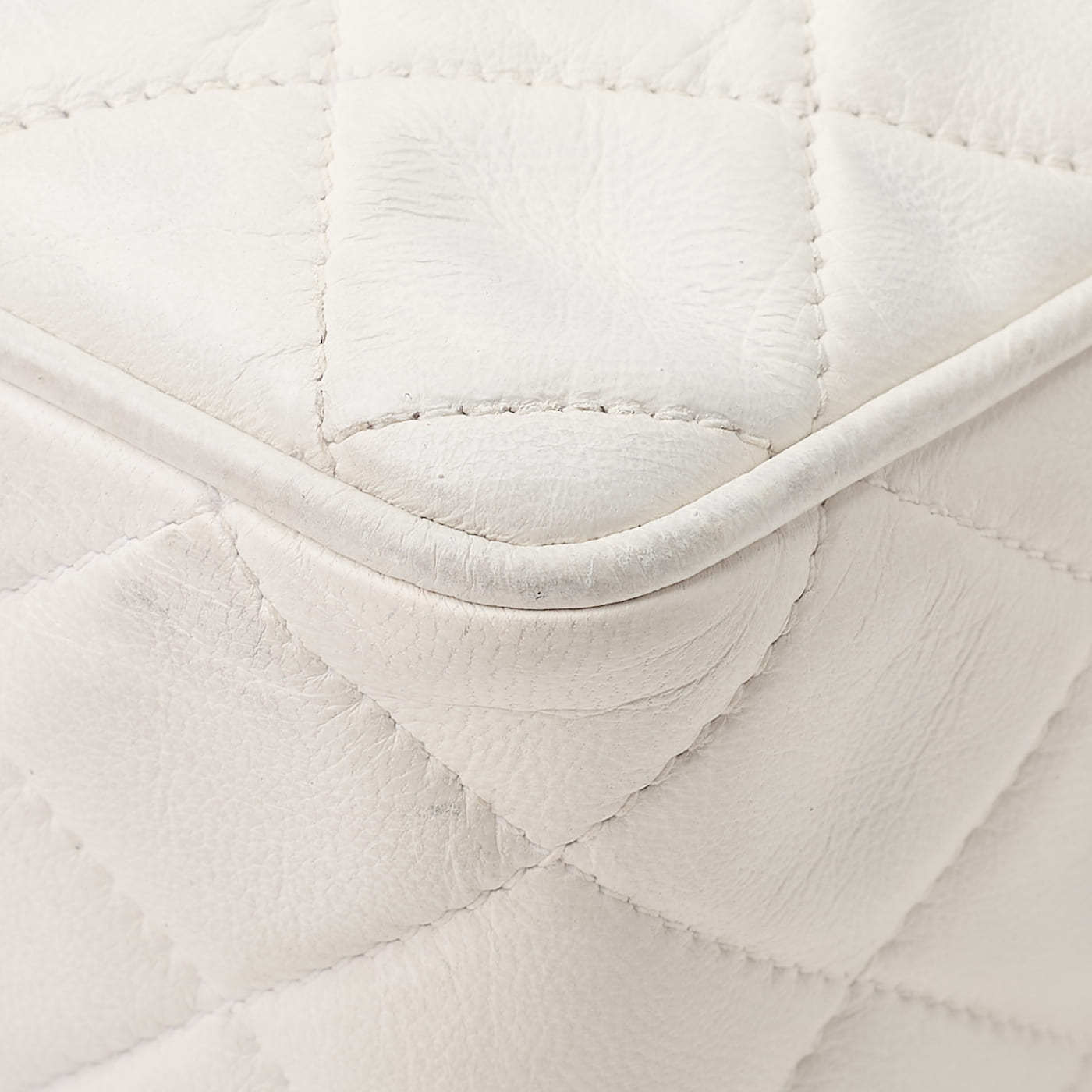 CHANEL Shoulder Bag Mini Matelasse Coco Mark With Fringe Bijou Chain Lambskin White Gold-Tone Hardware Pre-Owned - Vintage La Charme