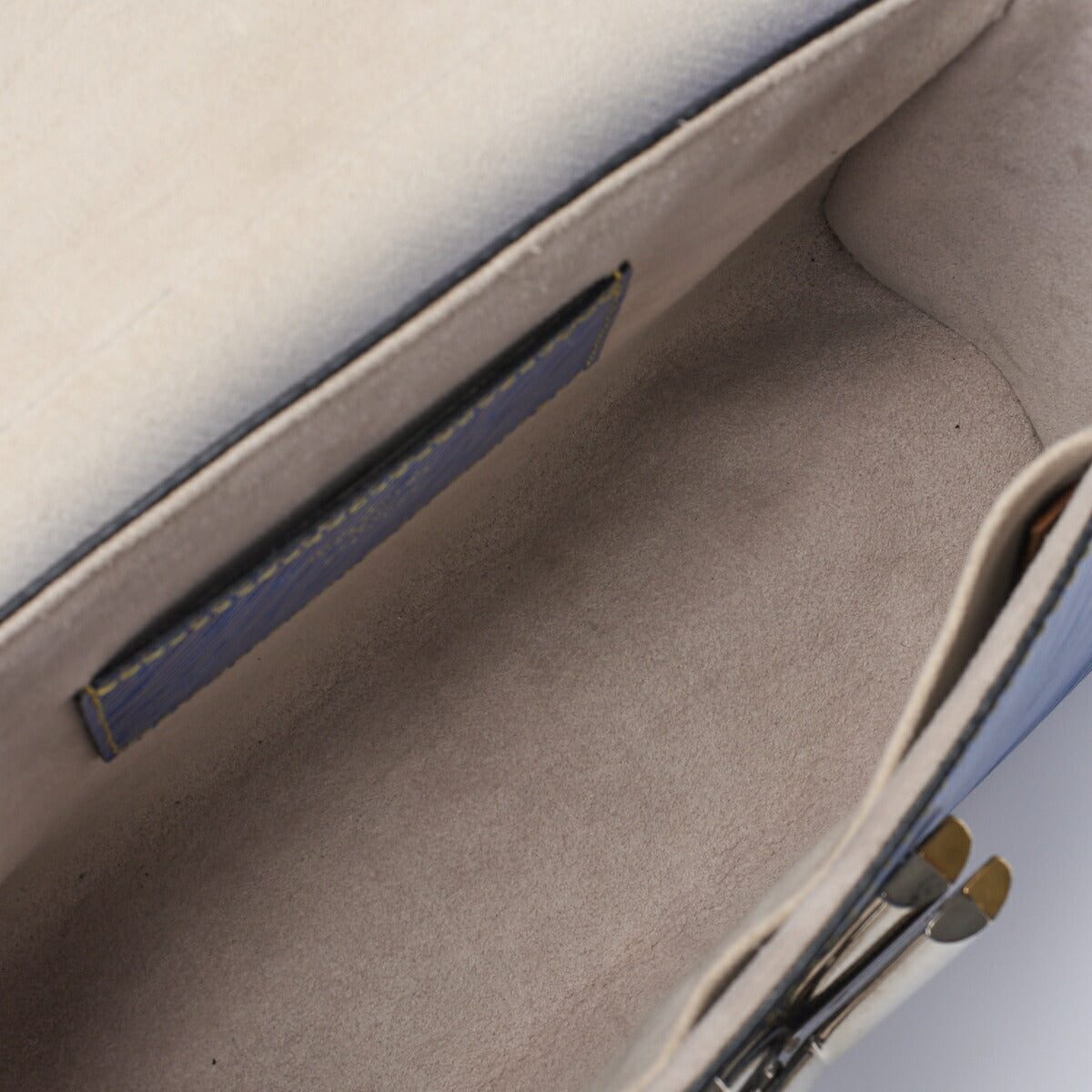 Louis Vuitton Shoulder Bag, Epi Twist MM, Chain Shoulder, Epi Leather, Denim Light, Silver-Tone Hardware, Pre-Owned - Vintage La Charme