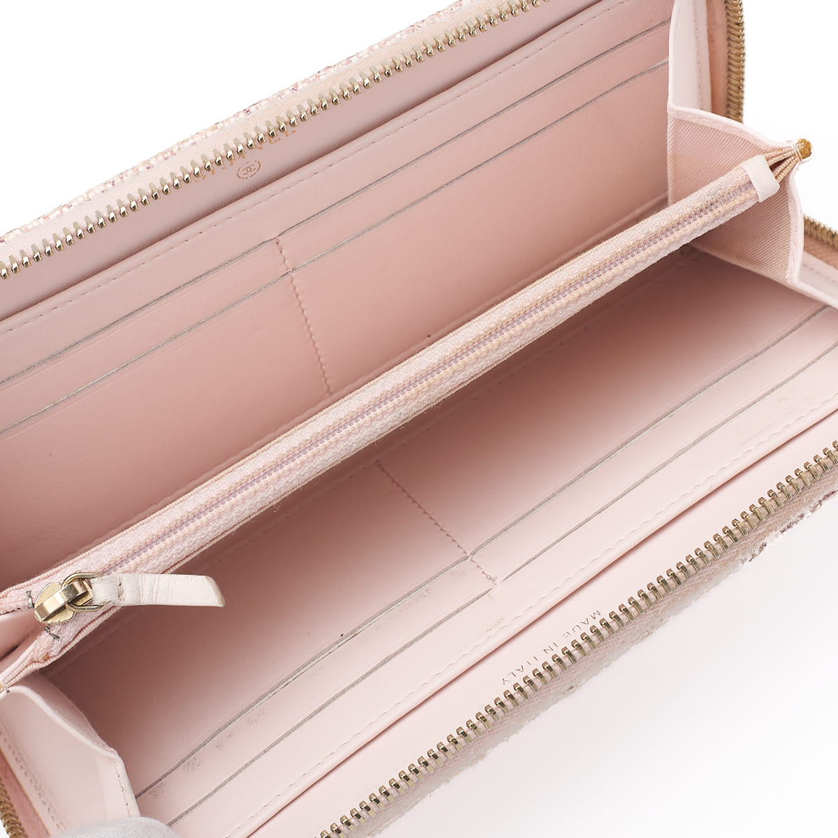 CHANEL Deauville Round Long Wallet Canvas Pink Gold-Tone Hardware Pre-Owned - Vintage La Charme