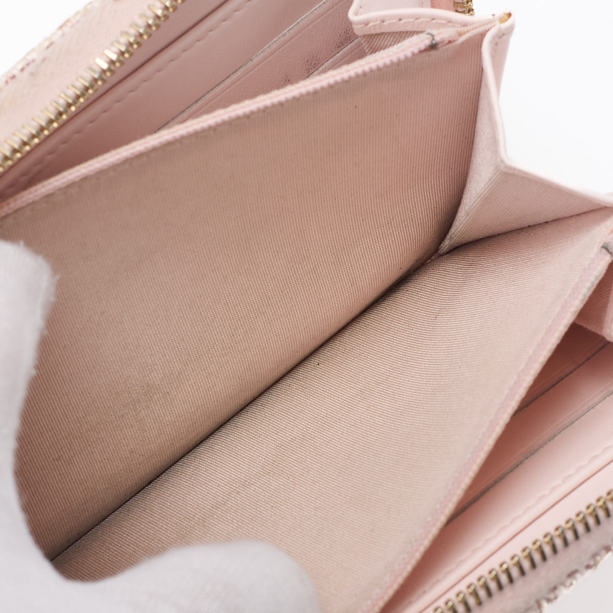 CHANEL Deauville Round Long Wallet Canvas Pink Gold-Tone Hardware Pre-Owned - Vintage La Charme