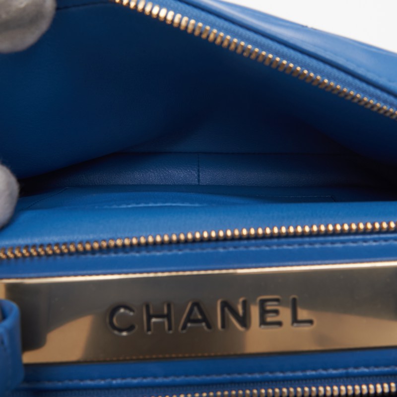 CHANEL Handbag 2WAY Matelasse Lambskin Light Blue Gold-Tone Hardware Pre-Owned - Vintage La Charme