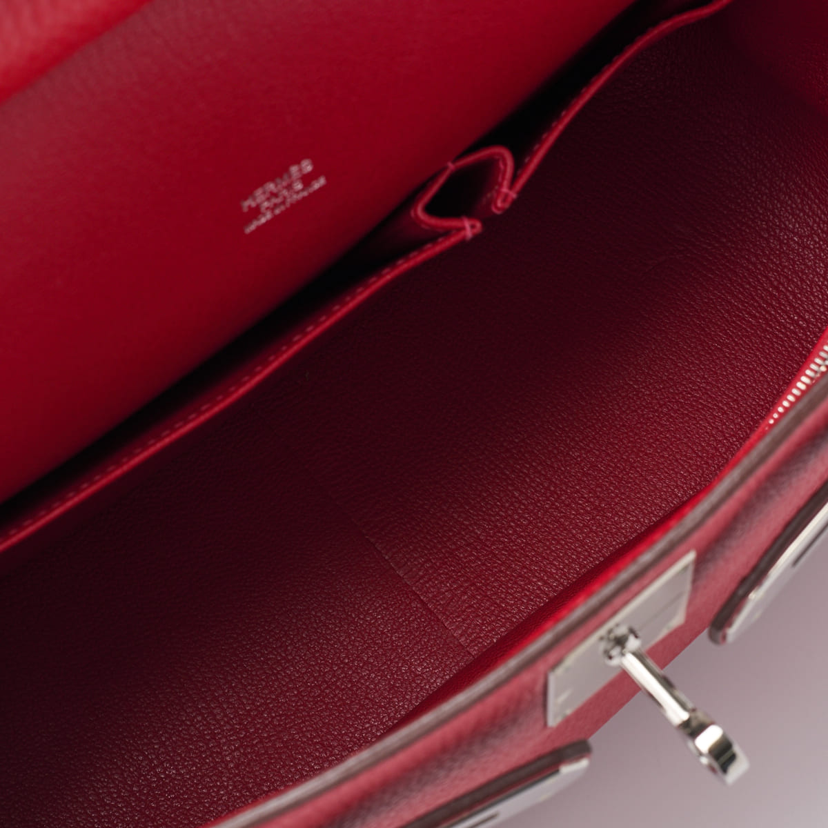 HERMES Gypsiere 31 Shoulder Bag Tryon Clemence Rouge Casaque Silver-Tone Hardware Pre-Owned - Vintage La Charme