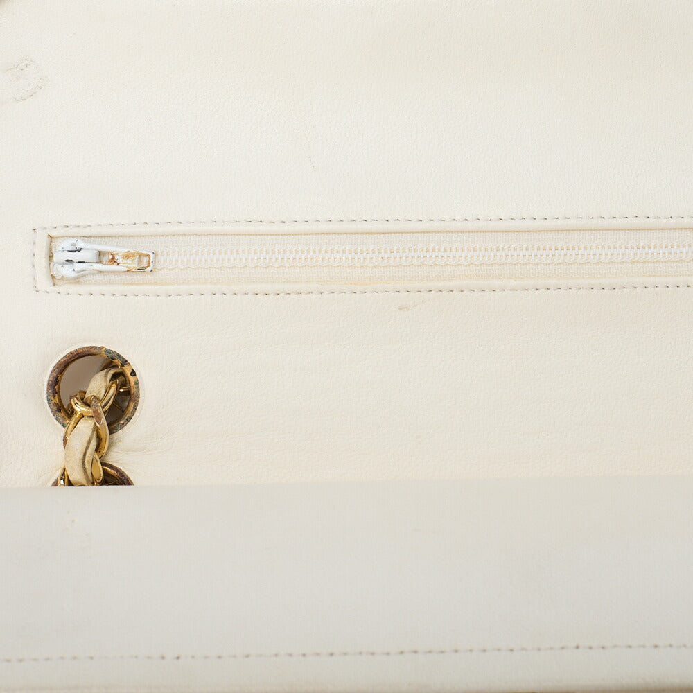CHANEL Shoulder Bag, Matelasse W Flap, Chain Shoulder, Lambskin, White, Gold-Tone Hardware, Pre-Owned - Vintage La Charme