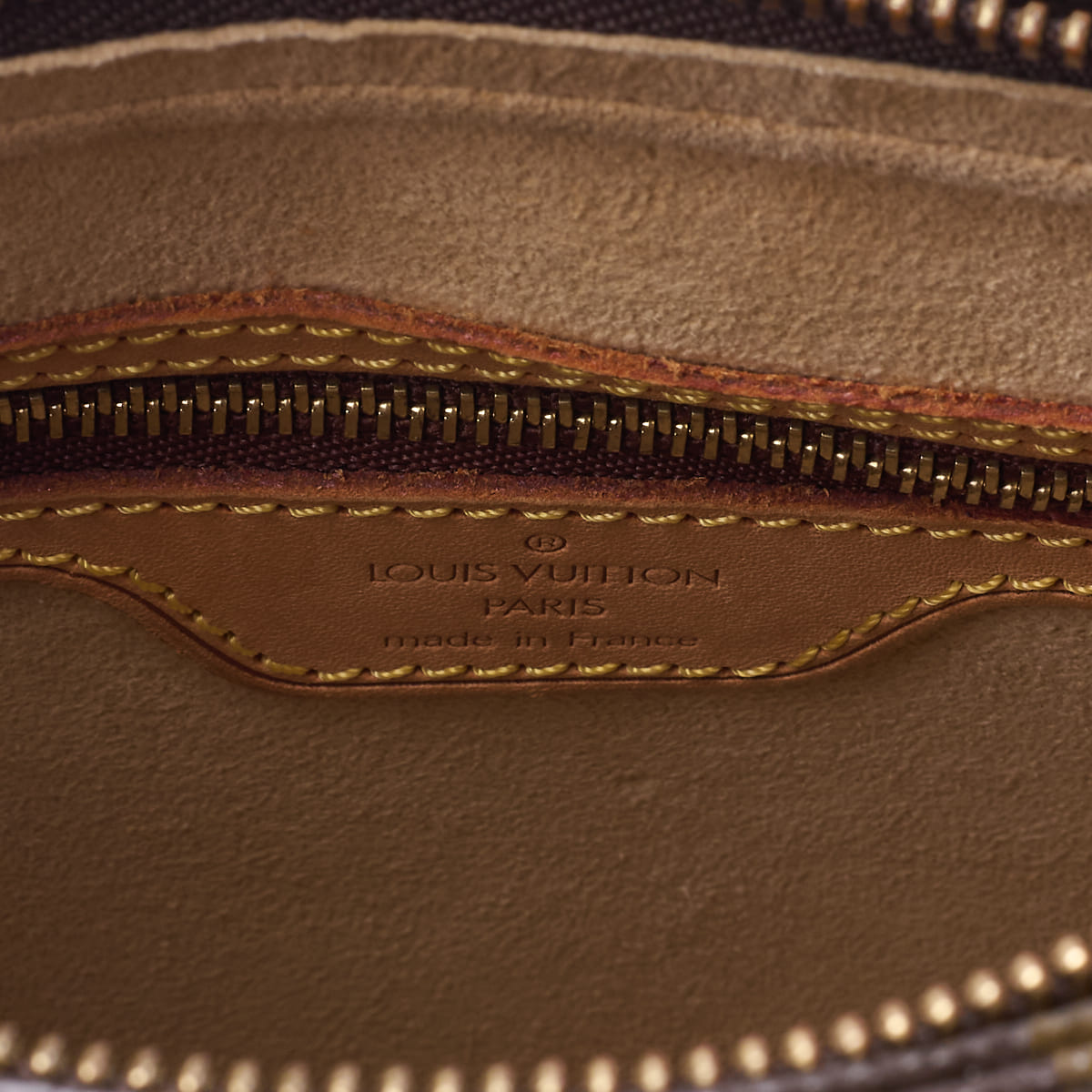 Louis Vuitton Shoulder Bag, Looping MM, Monogram, PVC, Brown, Gold-Tone Hardware, Pre-Owned - Vintage La Charme