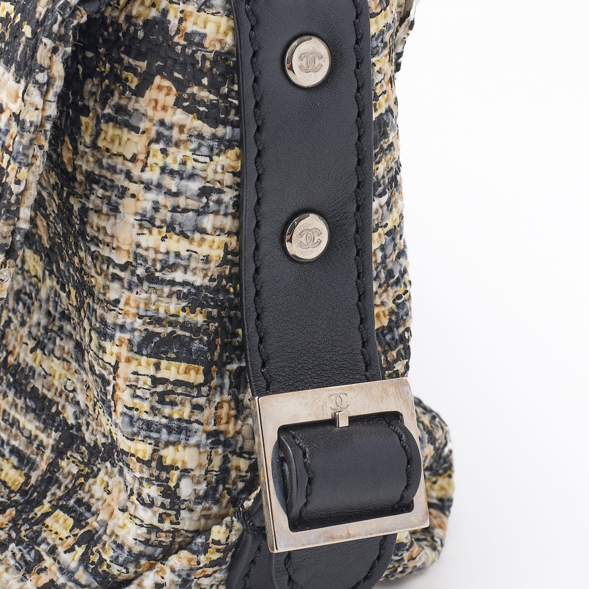 CHANEL Shoulder Bag, Camellia Turn Lock, Chain Shoulder, Tweed, Black, Silver-Tone Hardware, Pre-Owned - Vintage La Charme