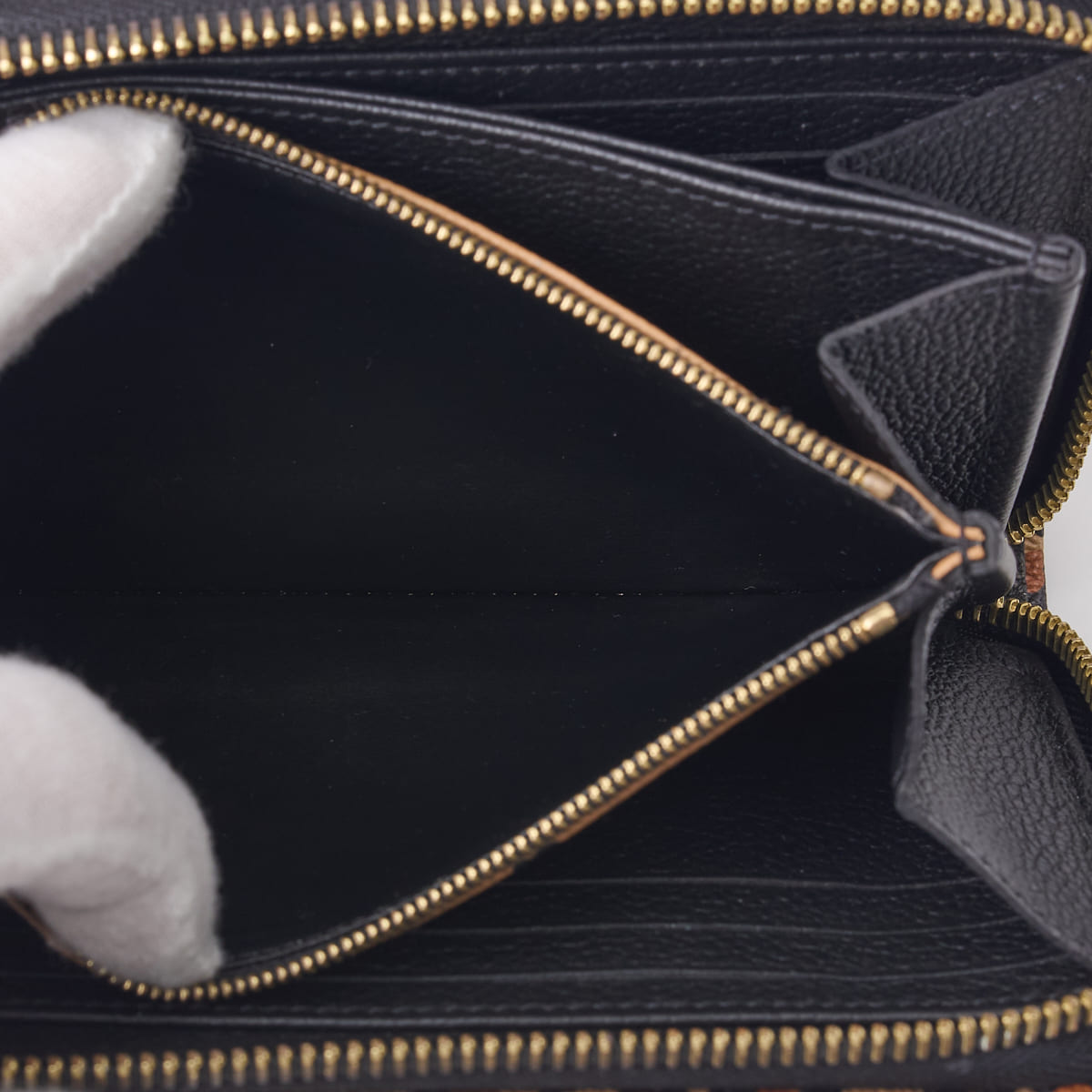 Louis Vuitton Zippy Wallet Wild At Heart Monogram Unplant Noir Black Gold-Tone Hardware Pre-Owned - Vintage La Charme