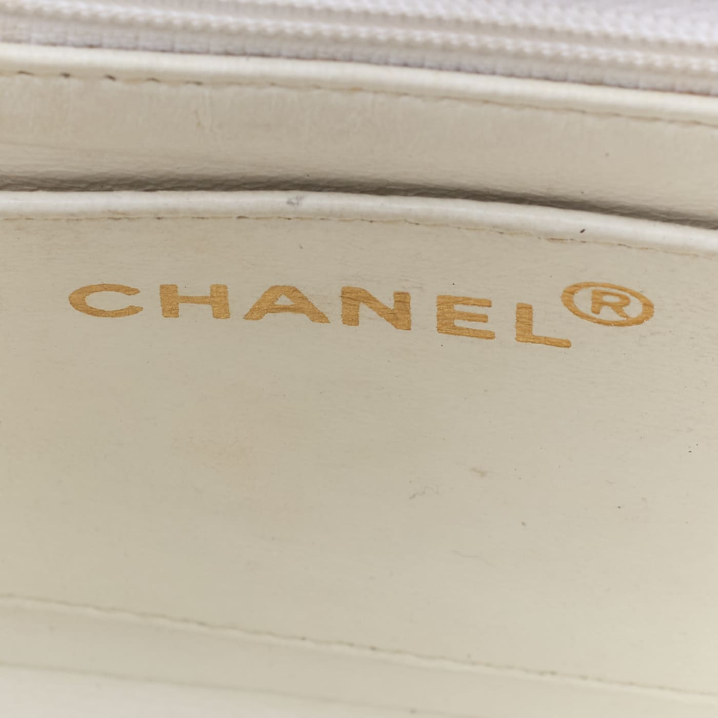 CHANEL Mini Mademoiselle Turn Lock Chain Shoulder Bag Caviar Skin White Gold-Tone Hardware Pre-Owned - Vintage La Charme