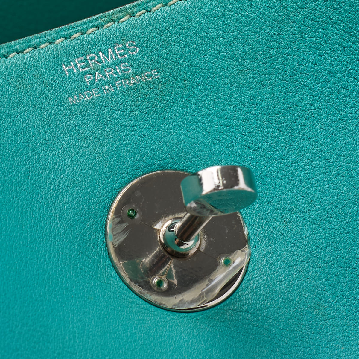 HERMES Lindy 30 2WAY Shoulder Bag Swift Leather Ragon Lagon Silver-Tone Hardware Pre-Owned - Vintage La Charme