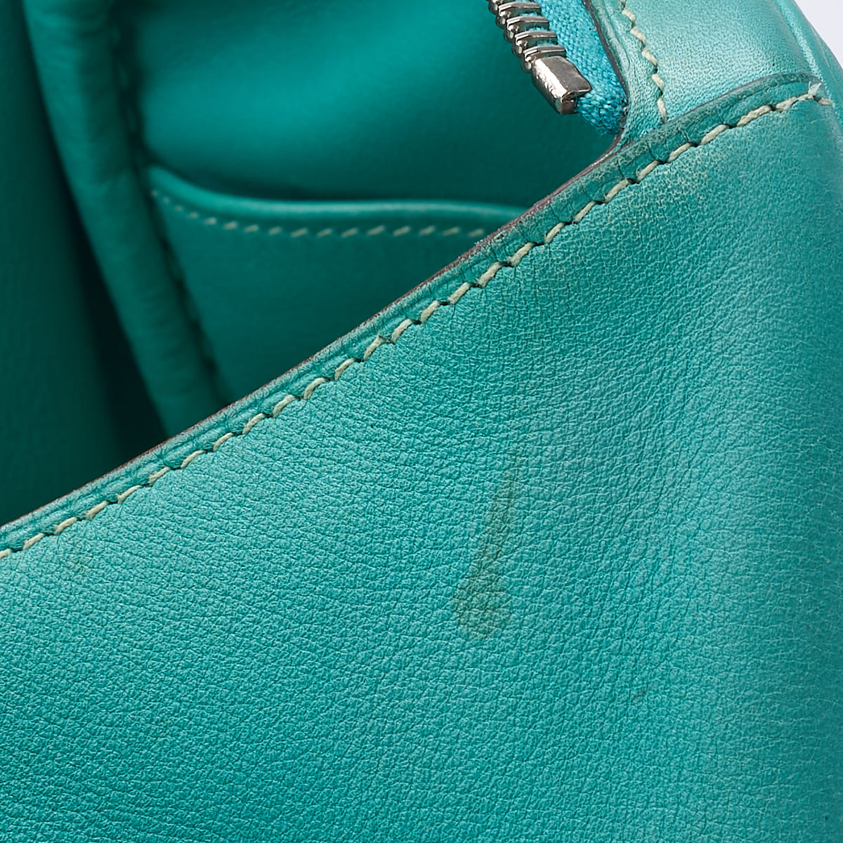 HERMES Lindy 30 2WAY Shoulder Bag Swift Leather Ragon Lagon Silver-Tone Hardware Pre-Owned - Vintage La Charme