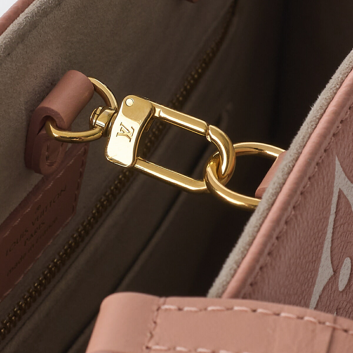 Louis Vuitton On the Go MM 2WAY Tote Bag Monogram Giant Pink Canvas Gold-Tone Hardware Pre-Owned - Vintage La Charme