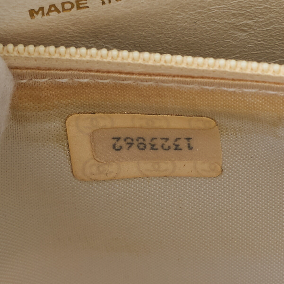 CHANEL Shoulder Bag, Matelasse, Fringe, Double Flap, Straw, Beige, Gold-Tone Hardware, Pre-Owned - Vintage La Charme