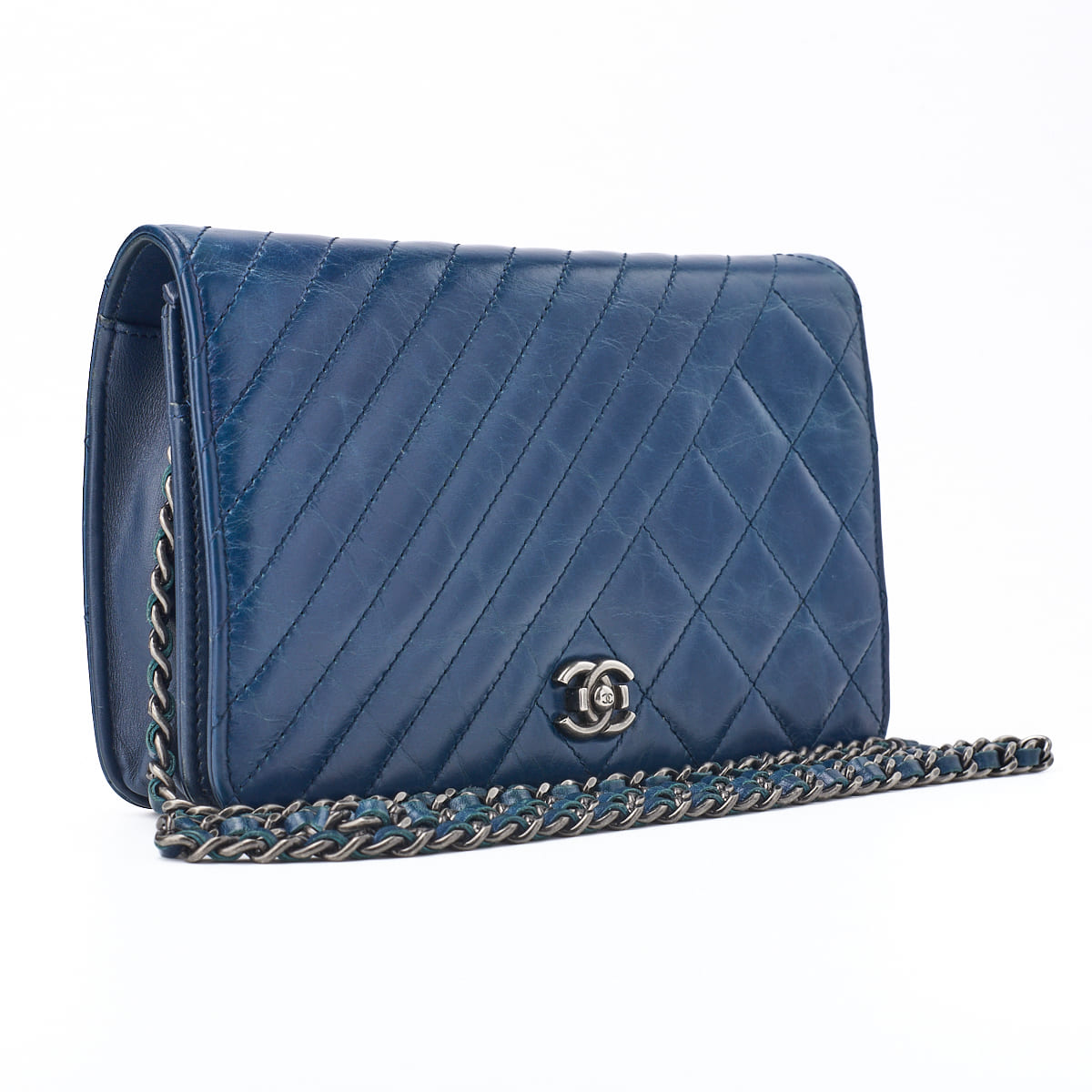 CHANEL Chain Wallet, Diagonal Stitching, Matelasse, Vintage Calf, Blue, Silver-Tone Hardware, Pre-Owned - Vintage La Charme