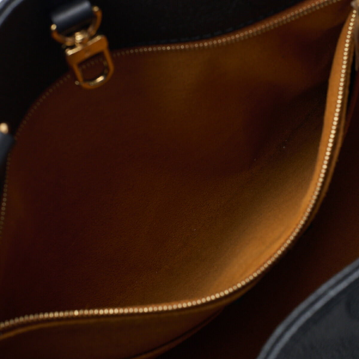 Louis Vuitton Shoulder Tote Bag 2WAY Monogram Unplanted Leather Black Gold-Tone Hardware Pre-Owned - Vintage La Charme