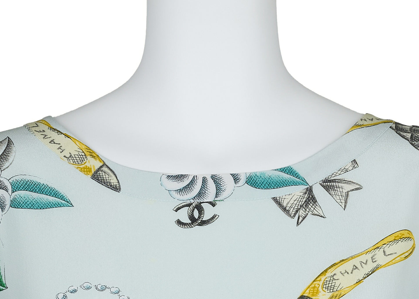 CHANEL T-Shirt Blouse Short Sleeve Ribbon Cut Sew Cotton Light Blue Gold-Tone Hardware Pre-Owned - Vintage La Charme