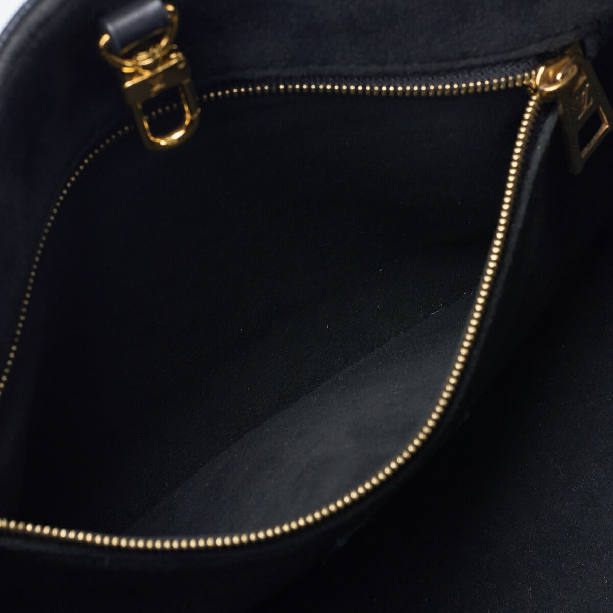 Louis Vuitton OnTheGo PM Tote Bag 2WAY Monogram Unplanted Leather Black Gold-Tone Hardware Pre-Owned - Vintage La Charme