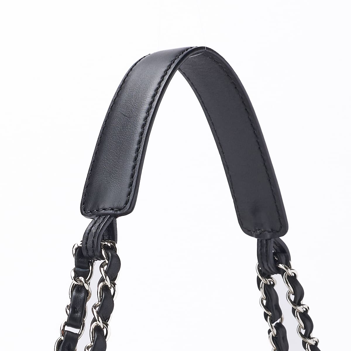 CHANEL Shoulder Bag, Camellia Turn Lock, Chain Shoulder, Tweed, Black, Silver-Tone Hardware, Pre-Owned - Vintage La Charme