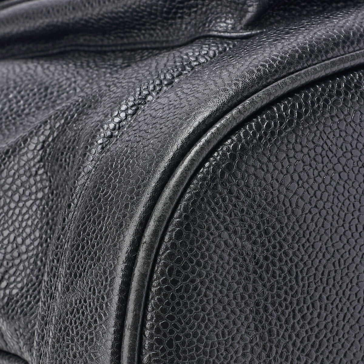 CHANEL Chain Shoulder Backpack Bag, Outside Flap, Drawstring Type, Caviar Skin, Black, Gold-Tone Hardware, Pre-Owned - Vintage La Charme