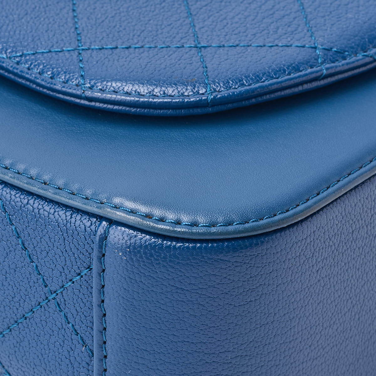 CHANEL Big Coco Top Handle 2WAY Chain Shoulder Bag Lambskin Caviar Skin Blue Gold-Tone Hardware Pre-Owned - Vintage La Charme